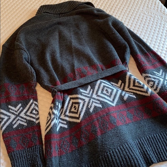 Sweater - Picture 3 of 3